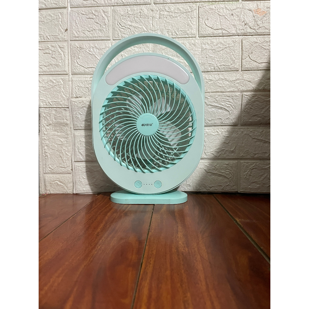 Quạt sạc tích điện có đèn led F0336 màu xanh ngọc siêu mát,siêu sáng ,siêu êm