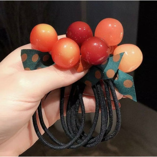 Cột tóc cherry phong cách Hàn Quốc