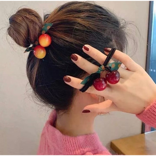 Cột tóc cherry phong cách Hàn Quốc