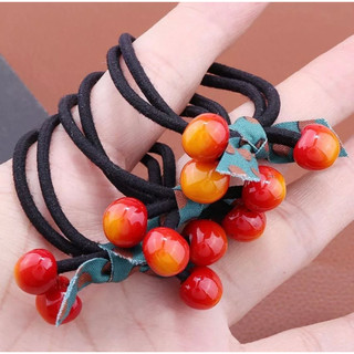 Cột tóc cherry phong cách Hàn Quốc