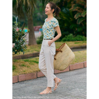 Áo phông croptop Uniqlo