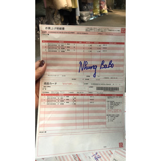 Áo phông croptop Uniqlo