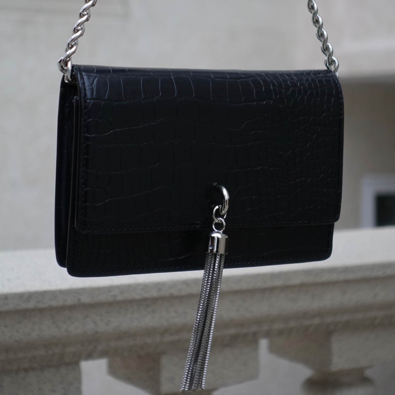 Túi xách CROC TASSEL BAG