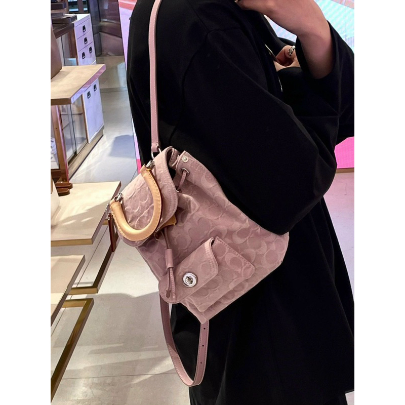 Balo nữ Coach Riya Backpack vải denim màu tím cực đẹp