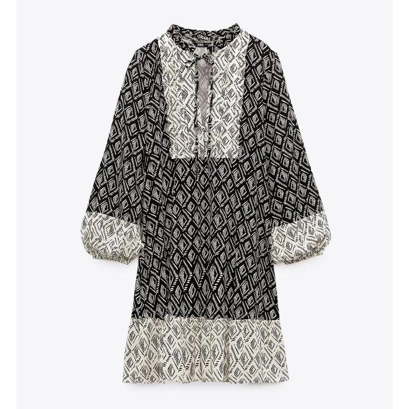 Váy babydoll in hoạ tiết đen trắng