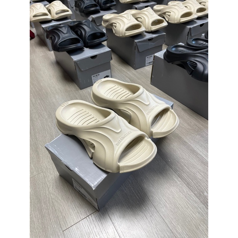 Dép Balenciaga Hot Trend 2023 - Phù Hợp Cho Cả Nam Và Nữ