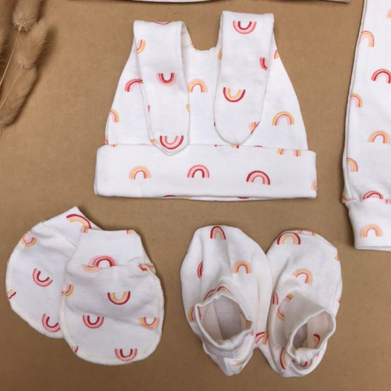 Bộ mũ bao tay bao chân sơ sinh thiết kế - giao ngẫu nhiên theo giới tính bé