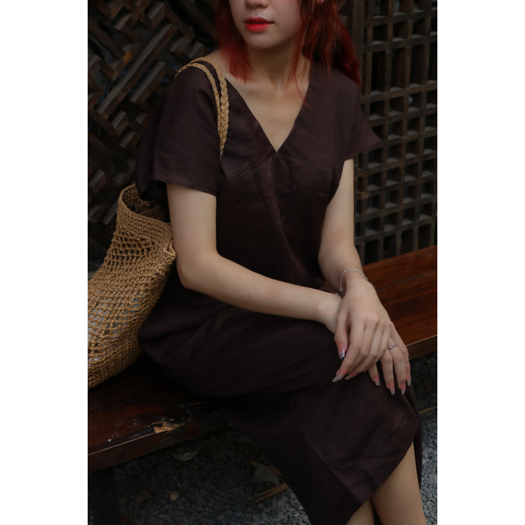 MaxMessi - Đầm trễ vai nữ Linen Tưng Premium OTIS form suông cổ chữ V phối 2 túi