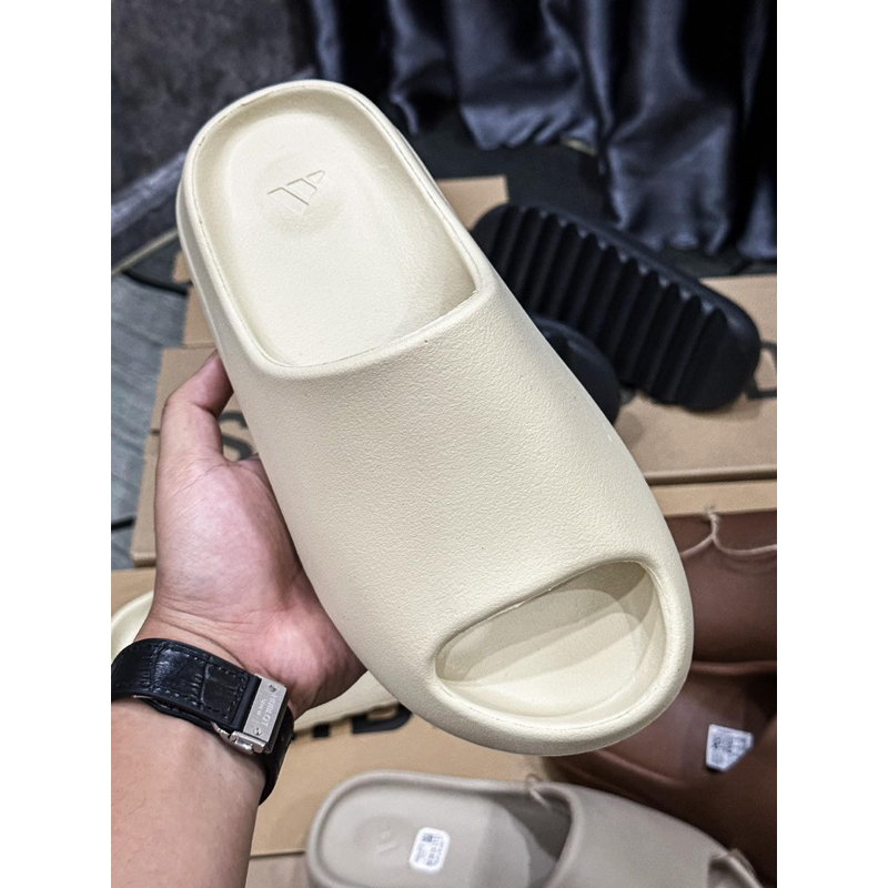 Dép quai ngang Yeezy Slide Vân Nhám chất liệu EVA, Dép bánh mì yz đế cao 5cm Siêu đẹp Full Box. | BigBuy360 - bigbuy360.vn