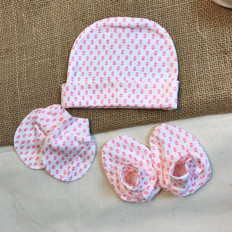 Bộ mũ bao tay bao chân sơ sinh thiết kế - giao ngẫu nhiên theo giới tính bé