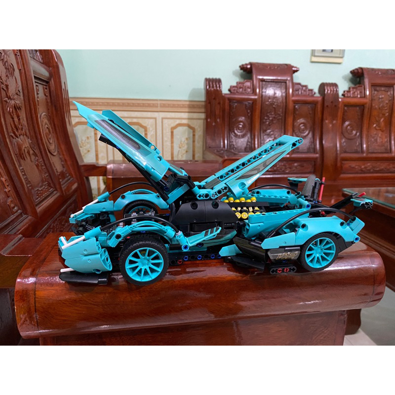 Mô hình lắp ráp Lambo V12 Blue mở cánh tỷ lệ 1:14
