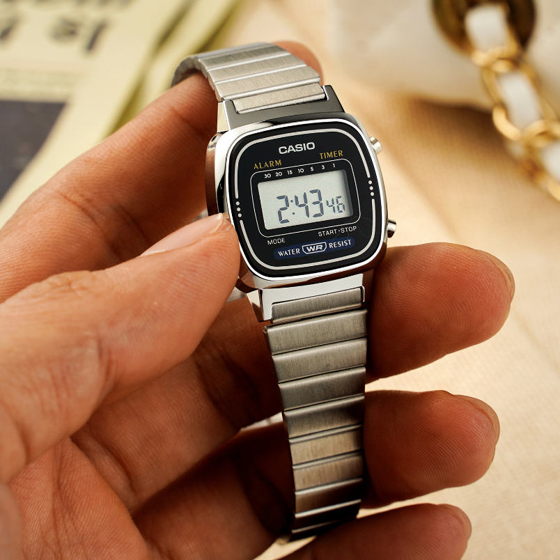 Đồng hồ Casio nữ điện tử LA670WA-1DF dây kim loại chính hãng