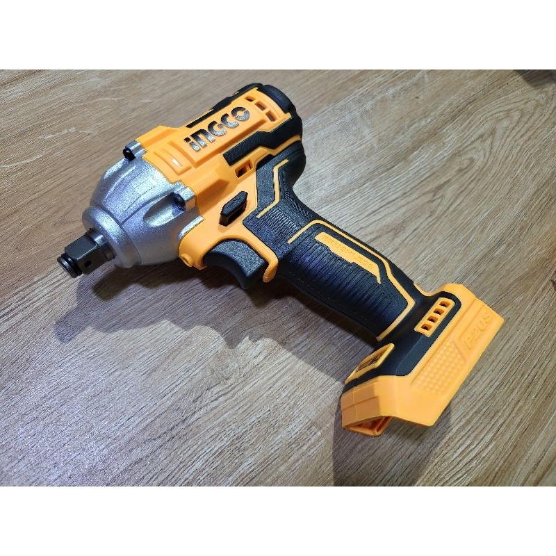 Máy xiết bulong 1/2 INGCO CIWLI2023 300Nm dùng pin 20V Share