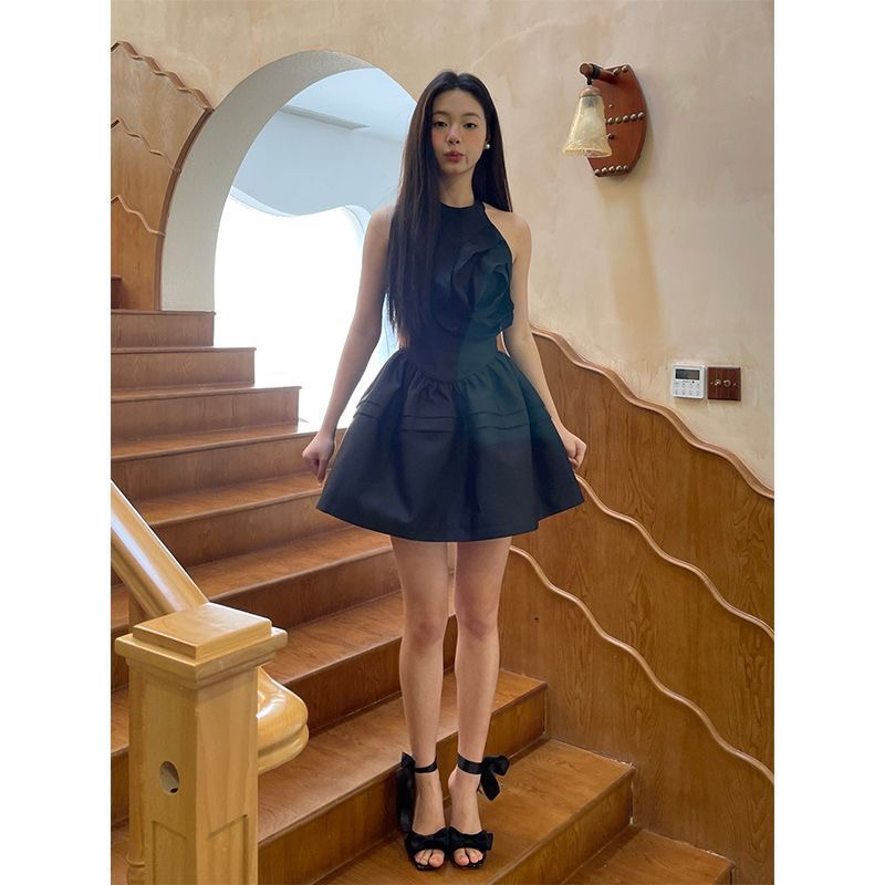 Đầm Yếm Phối Hoa To chân Váy Bồng Hàn Quôc