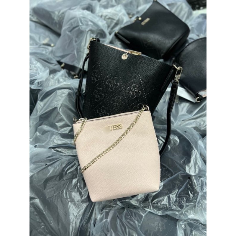 SET TÚI GUESS AMARA BUCKET BAG LASER 2 trong 1