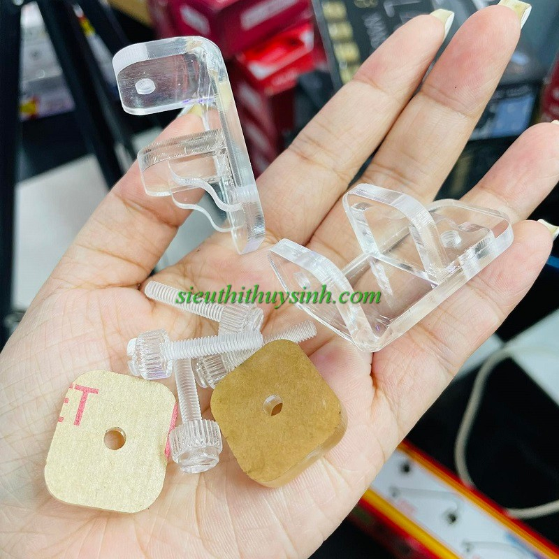 Bát mica kẹp lưới che hồ cá