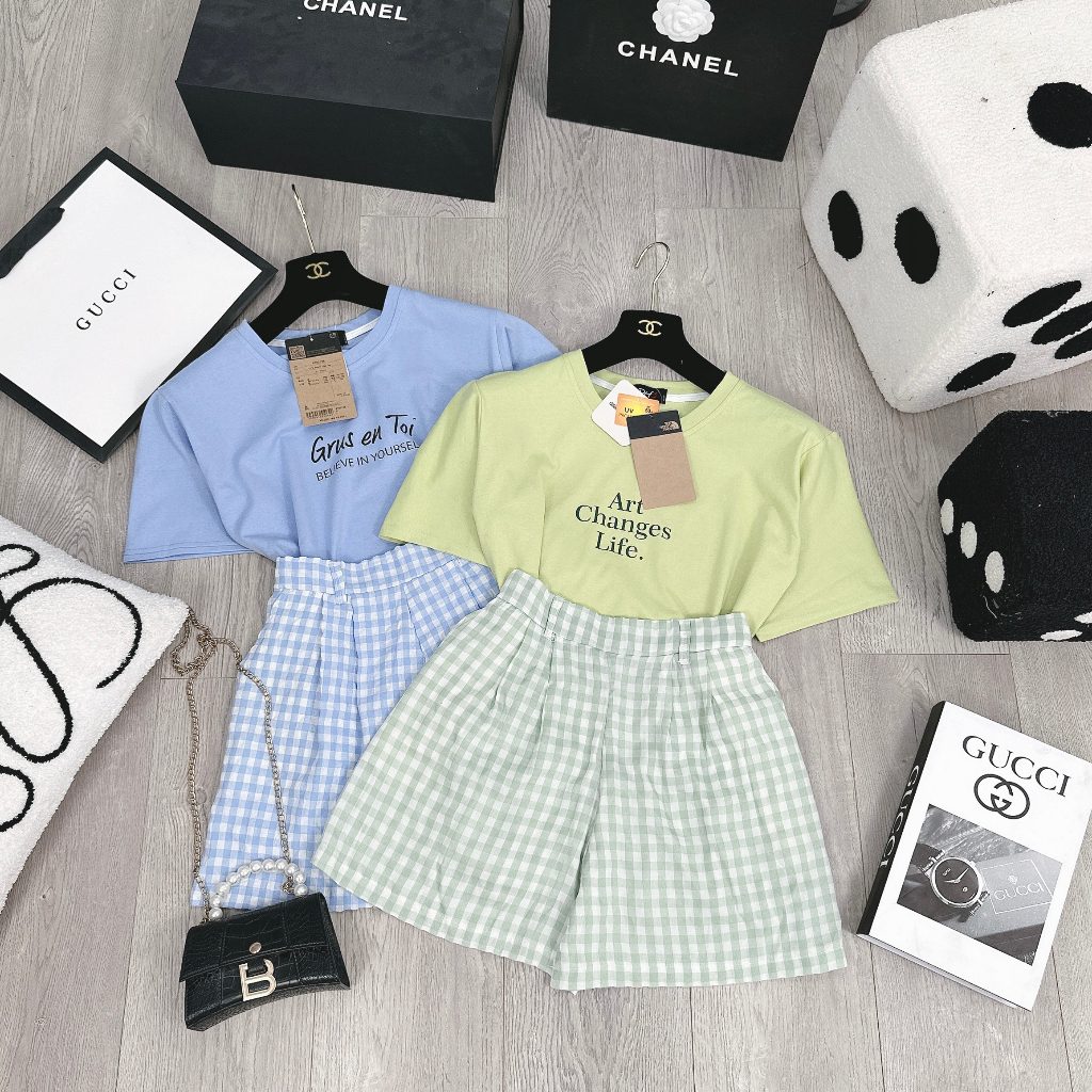 Set Bộ Đồ Nữ Áo Phông Nữ In Chữ ArtChanges Nẹp Viền Cổ mix Quần Sooc Đùi Caro Kẻ Freesize