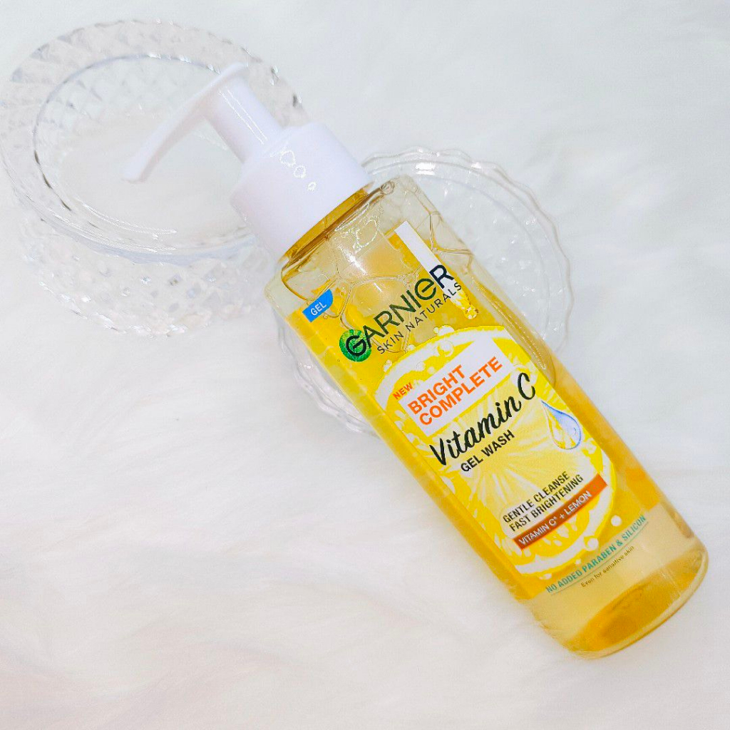 Gel rửa mặt Vitamin C sạch sâu dịu nhẹ dưỡng sáng da Garnier Bright Complete Vitamin C Gel Wash 120ml