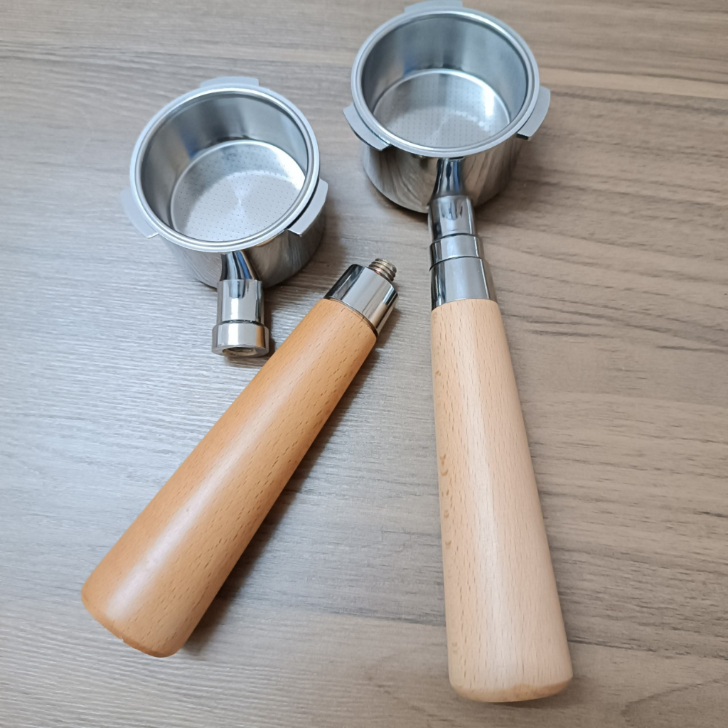 Tay pha không đáy kích thước 51mm - 58mm, tay cầm máy pha cà phê không đáy inox, cán gỗ