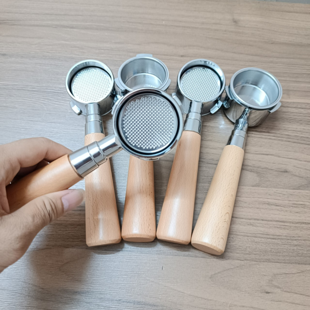Tay pha không đáy kích thước 51mm - 58mm, tay cầm máy pha cà phê không đáy inox, cán gỗ