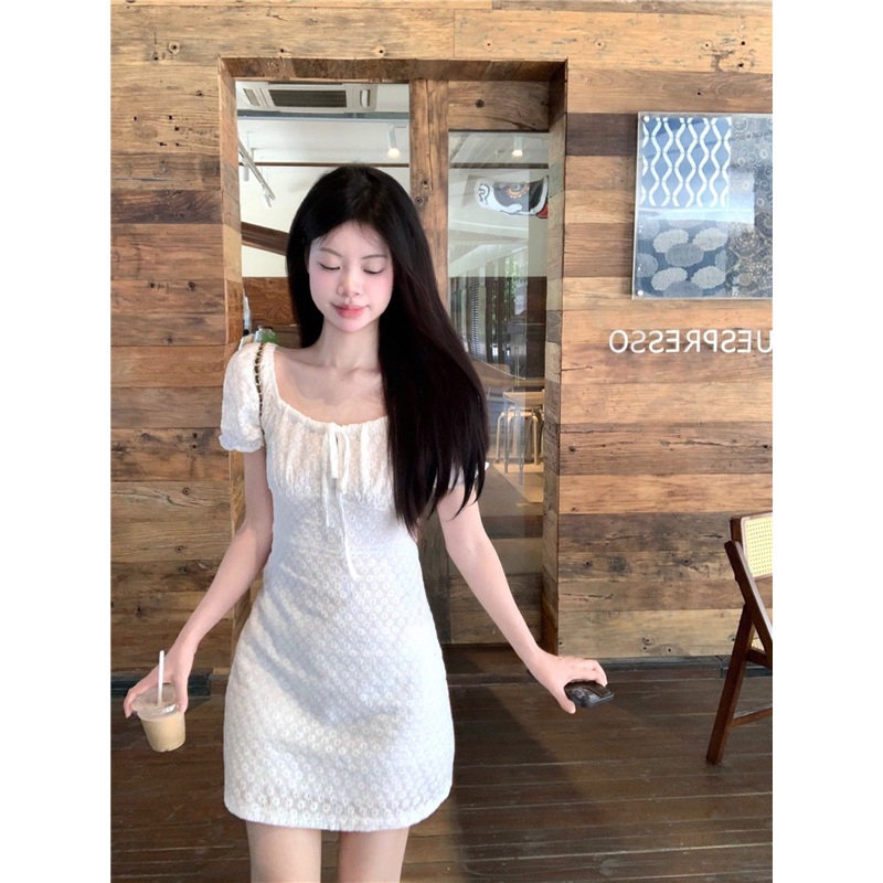 Váy đầm trắng tay bồng ôm eo dáng ngắn phối ren mùa hè, tiểu thư chụp kỷ yếu, váy sinh nhật Churri Taobao Order