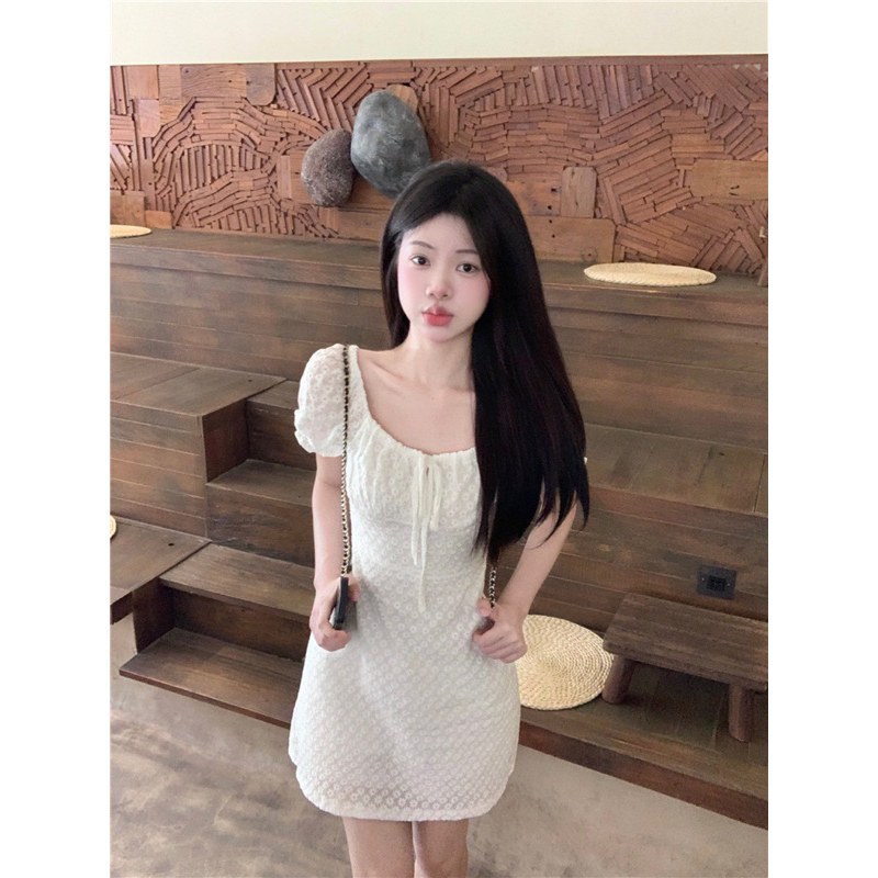 Váy đầm trắng tay bồng ôm eo dáng ngắn phối ren mùa hè, tiểu thư chụp kỷ yếu, váy sinh nhật Churri Taobao Order