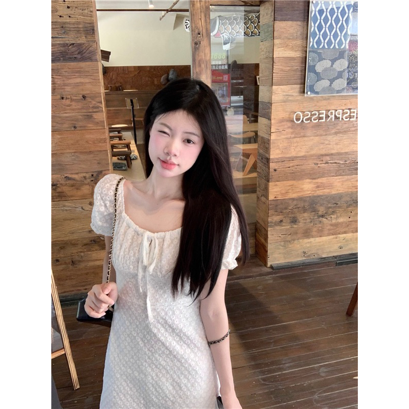 Váy đầm trắng tay bồng ôm eo dáng ngắn phối ren mùa hè, tiểu thư chụp kỷ yếu, váy sinh nhật Churri Taobao Order