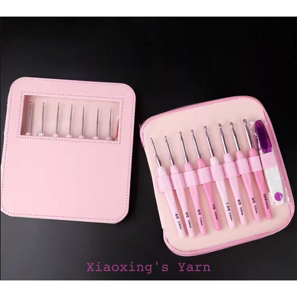 Bộ 8 cây kim móc hồng tặng kèm túi da + kéo cắt chỉ mô phỏng kim tulip size cơ bản cho người mới bắt đầu | Xiaoxingyarn