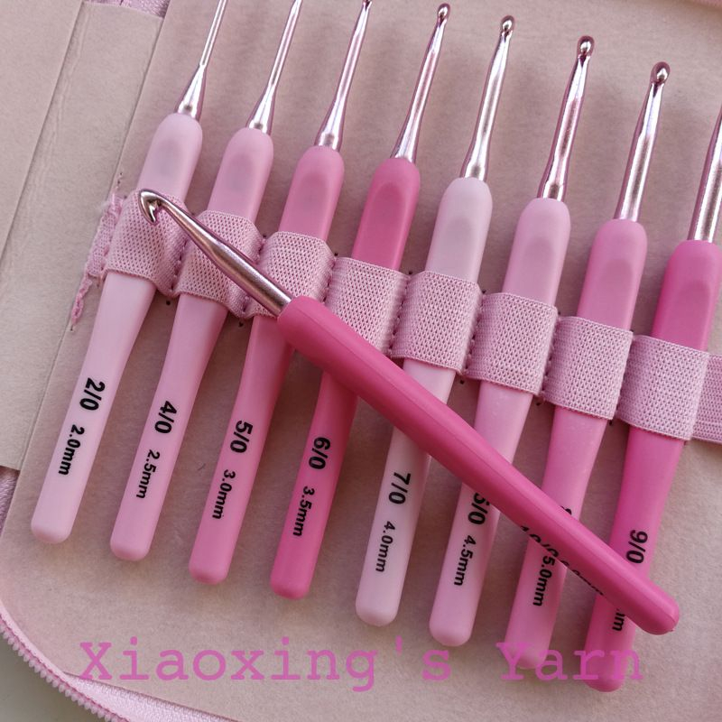 Bộ 8 cây kim móc hồng tặng kèm túi da + kéo cắt chỉ mô phỏng kim tulip size cơ bản cho người mới bắt đầu | Xiaoxingyarn