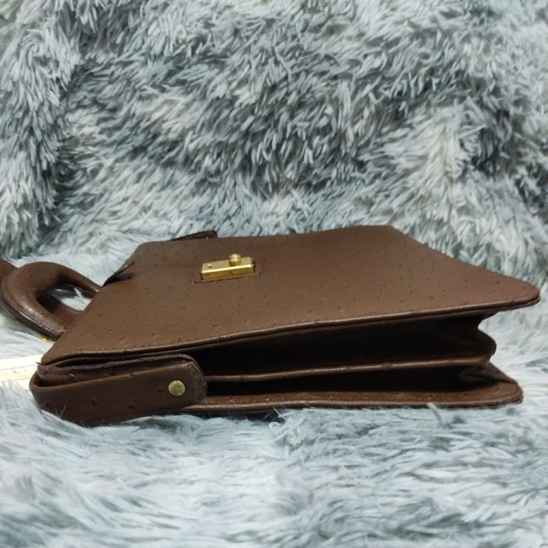 Túi M75 si hiệu tuyển Nhật da bò dập vân đà điểu dáng doctor 33cmx27cmx5cm