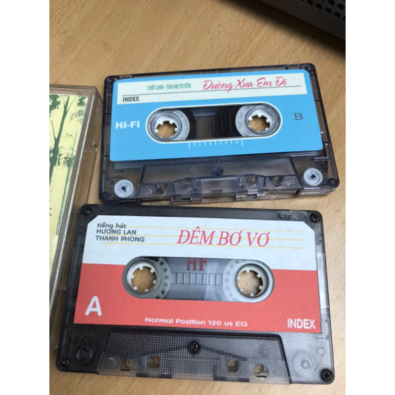 2 băng casette Chế Linh Thanh Tuyền