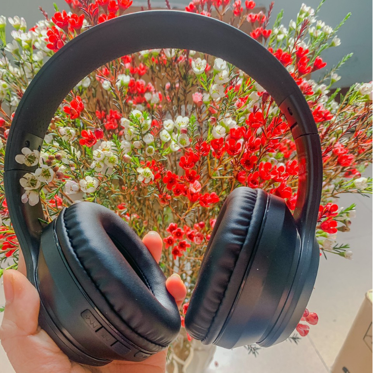 Tai nghe chụp tai headphone bluetooth không dây Devia Kingtons có mic, chống ồn nghe nhạc liên tục 18h hàng chính hãng