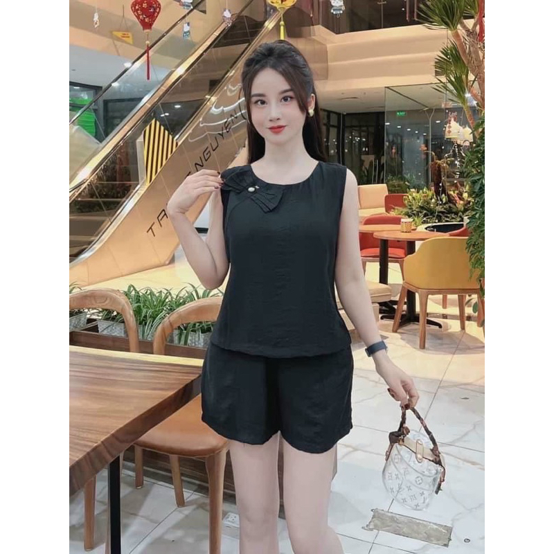 Đồ Bộ Nữ Bộ đũi  tơ sát nách cổ tròn có nơ  siêu xinh và sang lắm ạ  mặc thoáng mát ko nhăn ko nhằu  mát cho mùa hè này