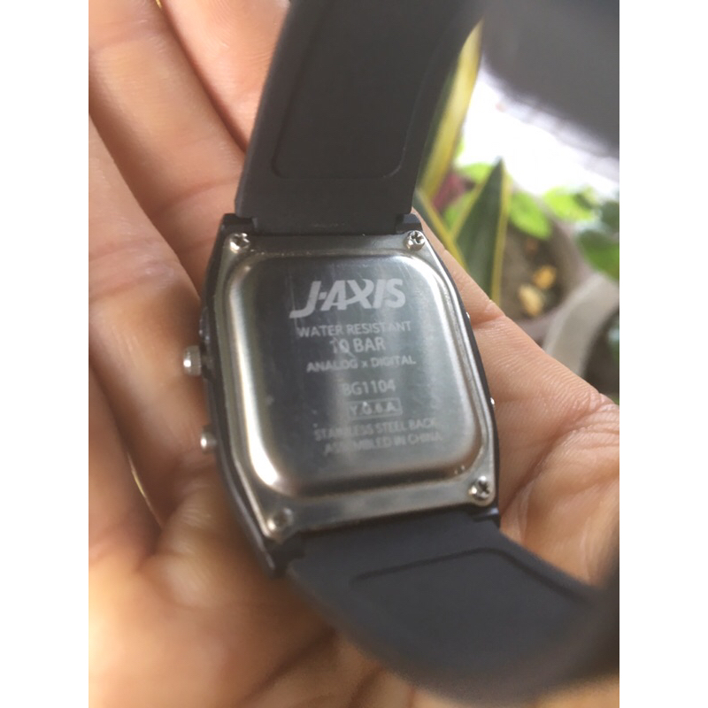 Đồng hồ kim và điện tử Nhật si