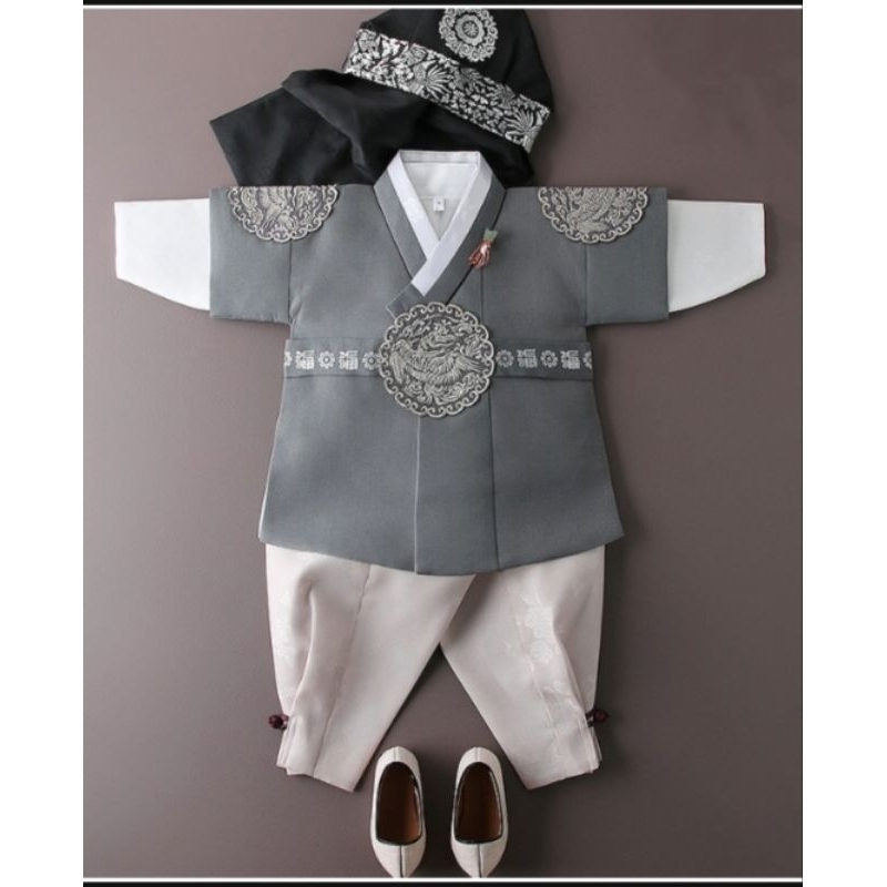 Hanbok bé trai