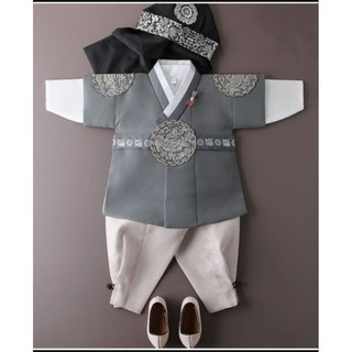 Hanbok bé trai