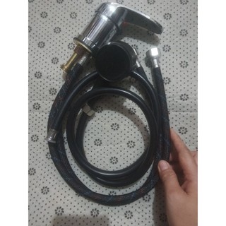 Com bo gật gù nóng lạnh và vòi sen cho bồn gội đầu