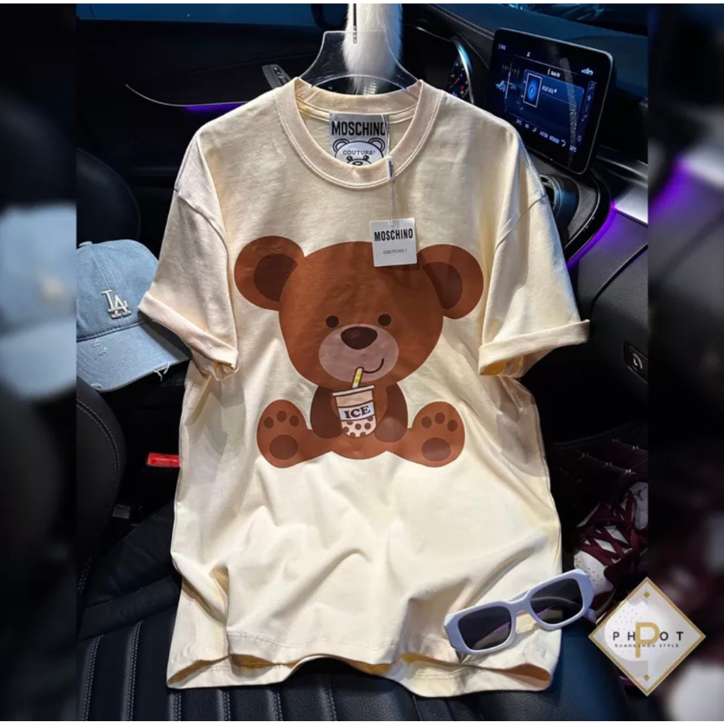 Áo Thun Gấu Mos.chino Nâu Trà Sữa Dáng Rộng Hottrend | BigBuy360 - bigbuy360.vn