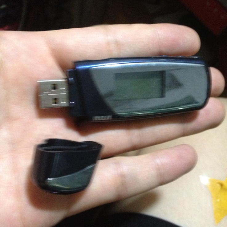 Xác Máy nghe nhạc , rỉ chân bin, cắm cổng USB lên màn như hình, anh em rành dòng này nghiên cứu thêm