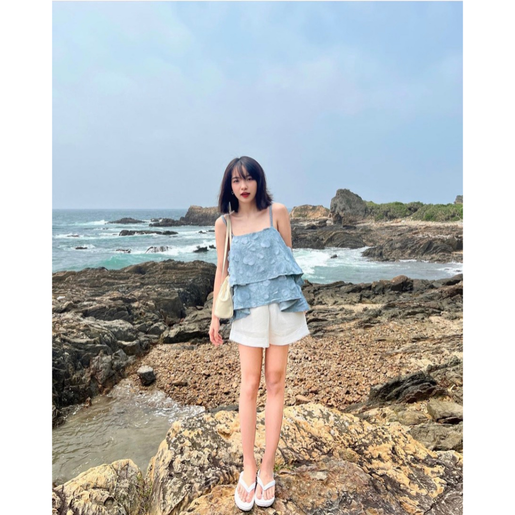 SET ÁO BBD TẦNG XANH ĐÁ ĐÍNH TRÁI TIM 2 DÂY + QUẦN SHORT TRẮNG