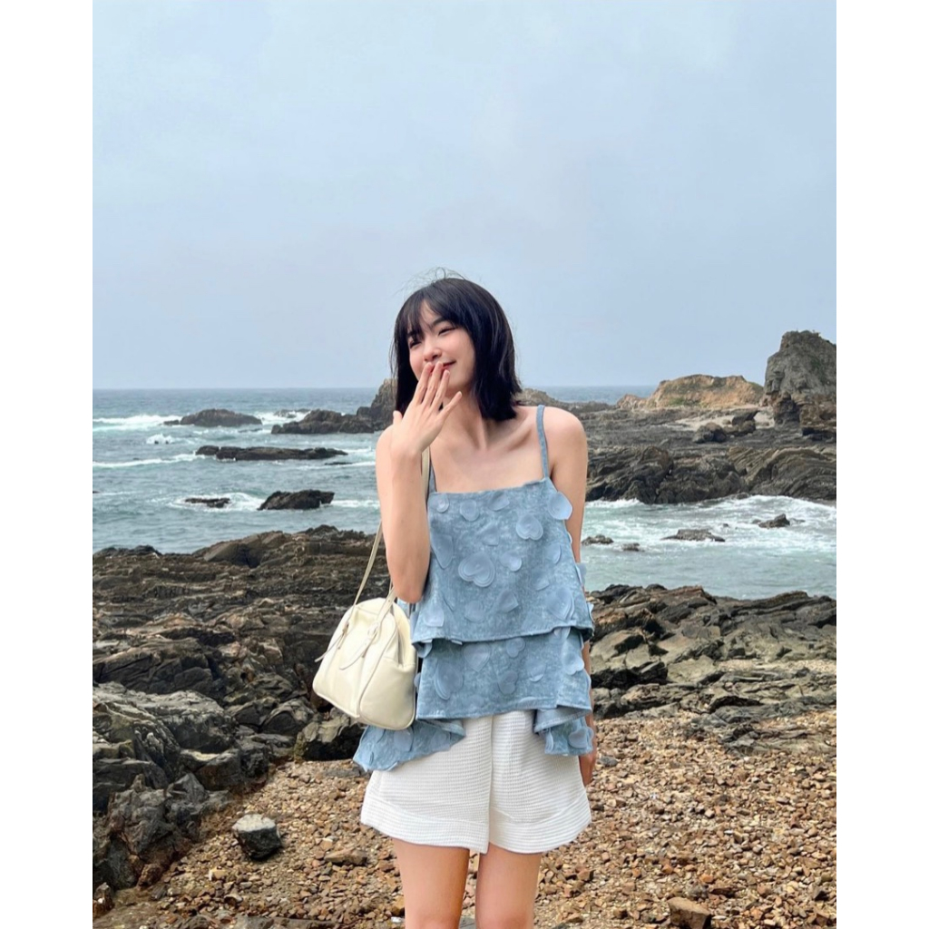 SET ÁO BBD TẦNG XANH ĐÁ ĐÍNH TRÁI TIM 2 DÂY + QUẦN SHORT TRẮNG