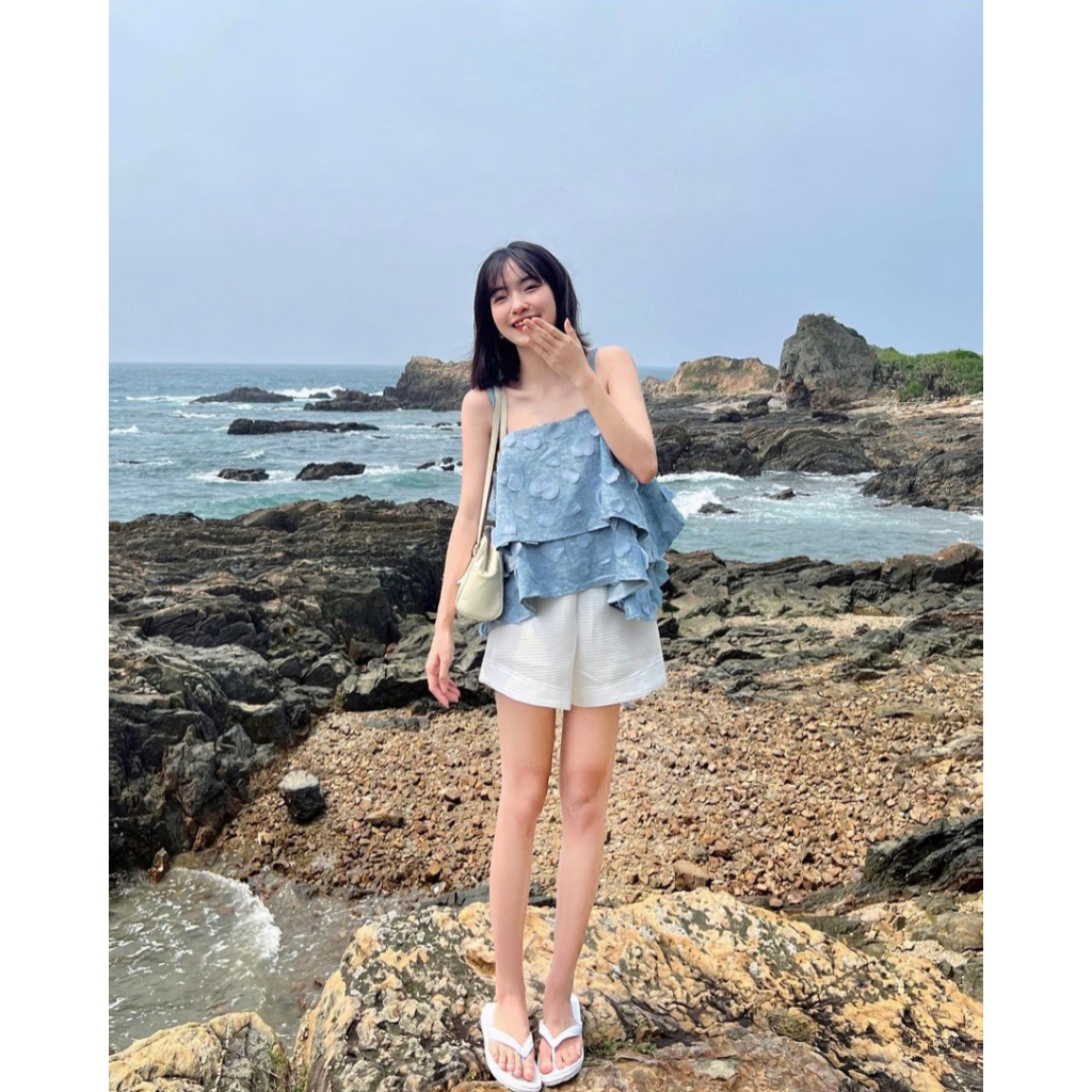 SET ÁO BBD TẦNG XANH ĐÁ ĐÍNH TRÁI TIM 2 DÂY + QUẦN SHORT TRẮNG