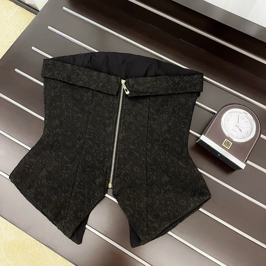 Áo gấm cúp ngực bộc nút