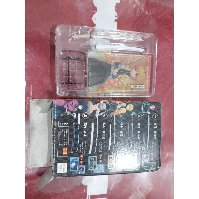 Card và kiếm mô hình nhân vật Kimetsu no Yaiba