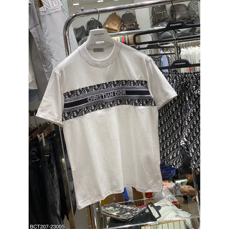 Bộ cộc Dio.R hoạ tiết ngang logo trước ngực nổi bật