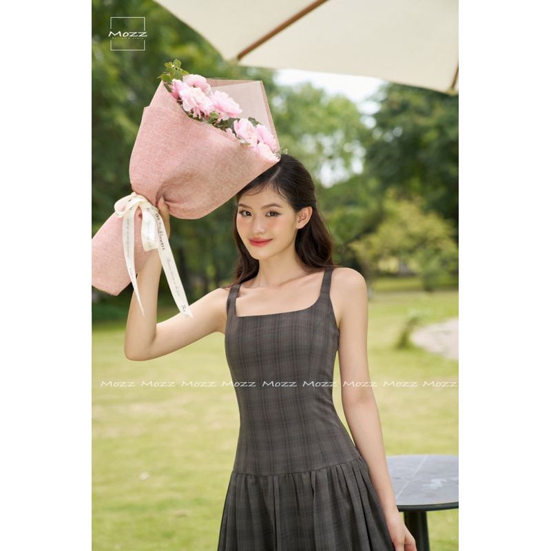 Mozz- Váy kẻ rêu nâu hai dây