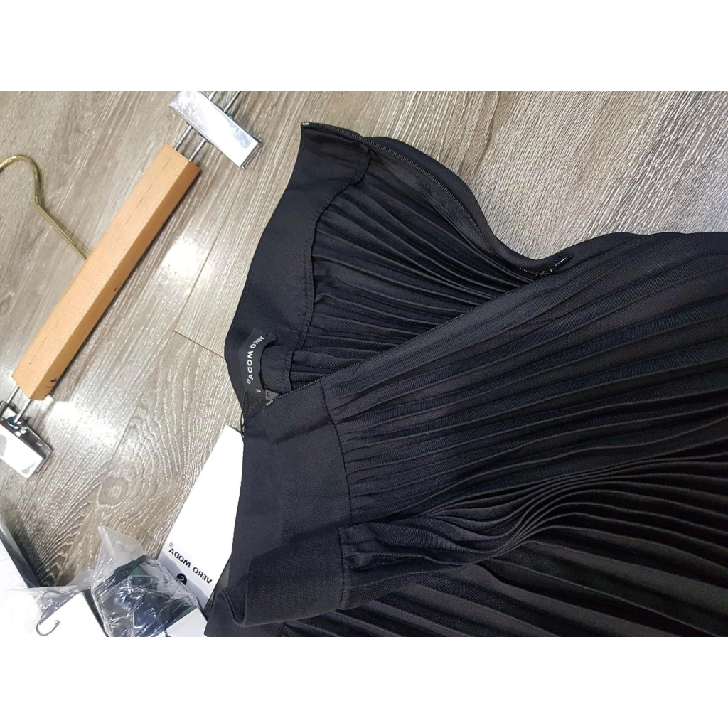 Chân váy midi Vero xếp ly dáng dài xòe quạt vải cao cấp mềm không nhăn  chiều dài 80cm