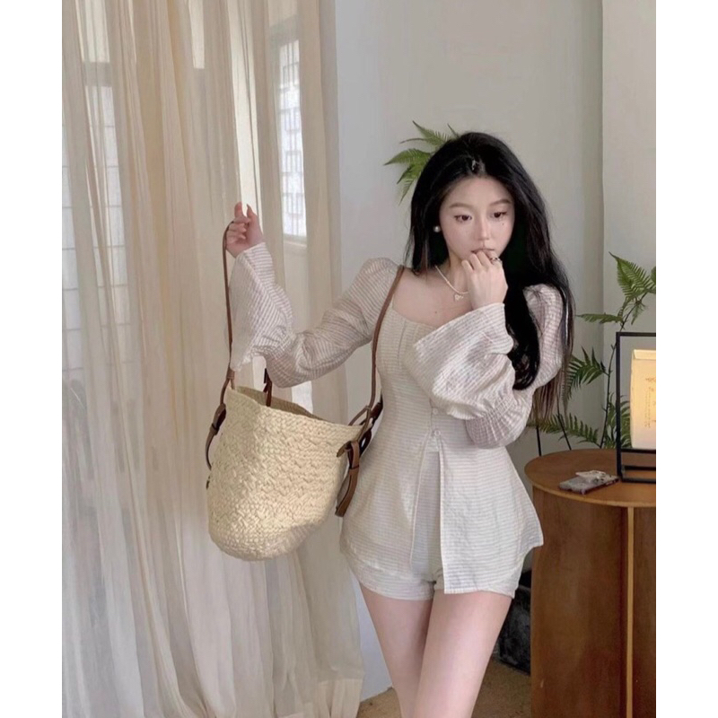 SET ÁO TRẮNG LỖ CỔ VUÔNG XẺ TÀ + SHORT