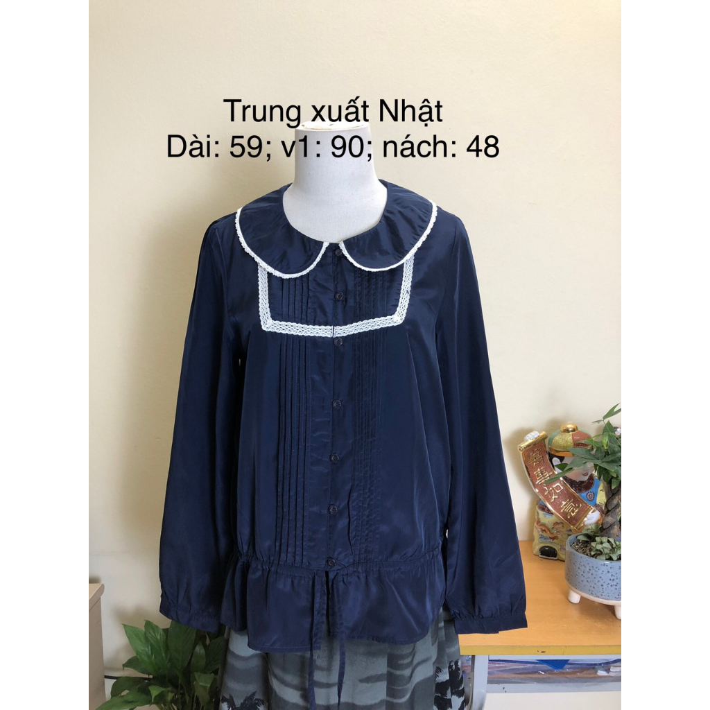 Áo sơ mi si tuyển 2hand dài tay, vải tổng hợp màu xanh tím than, cổ lá sen, thân trước xếp ly