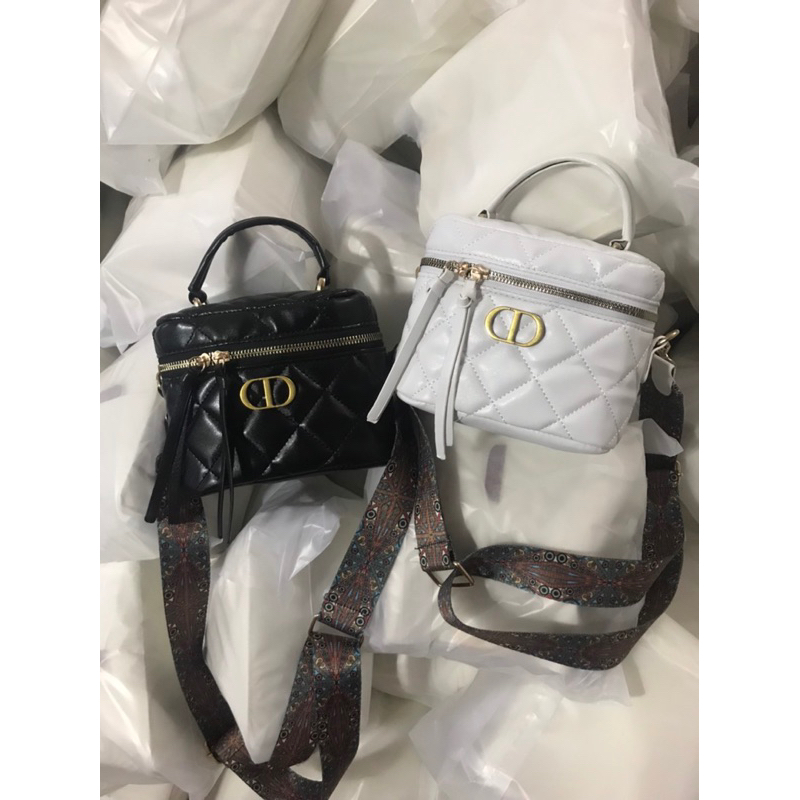 Túi cốp đeo chéo trần ô mác DD có quai xách cầm tay đựng vừa điện thoại